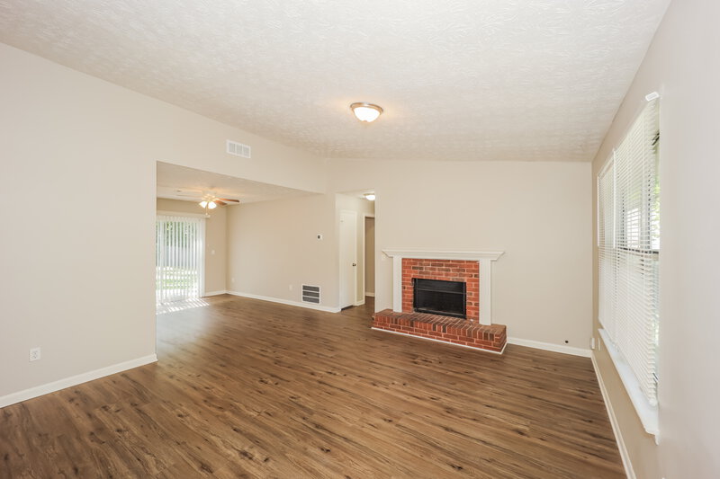 1,815/Mo, 10299 Wisteria Ln Jonesboro, GA 30238 Living Room View 2