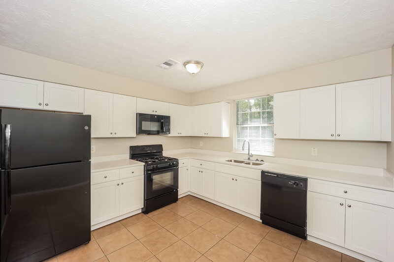 1,815/Mo, 10299 Wisteria Ln Jonesboro, GA 30238 Kitchen View