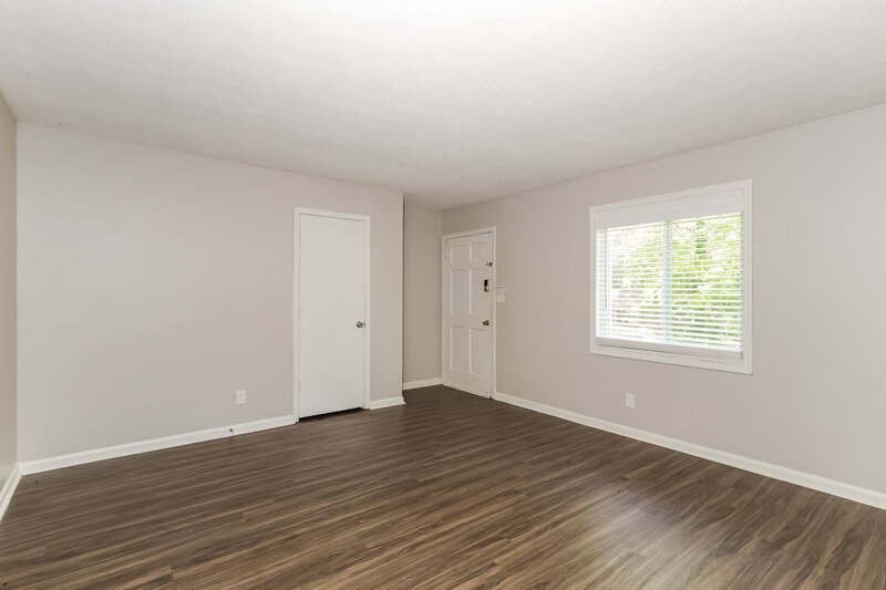 0/Mo, 108 Burkshire Ct Unit A Jonesboro, GA 30236 Living Room View 2