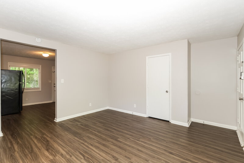 0/Mo, 108 Burkshire Ct Unit A Jonesboro, GA 30236 Living Room View 3