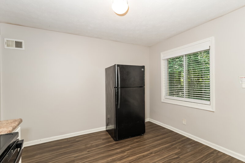 0/Mo, 108 Burkshire Ct Unit A Jonesboro, GA 30236 Kitchen View 2