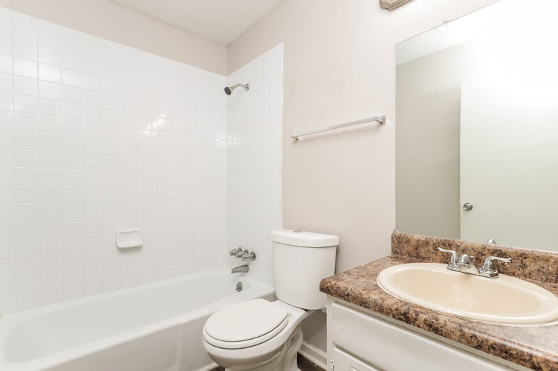 0/Mo, 108 Burkshire Ct Unit A Jonesboro, GA 30236 Bathroom View