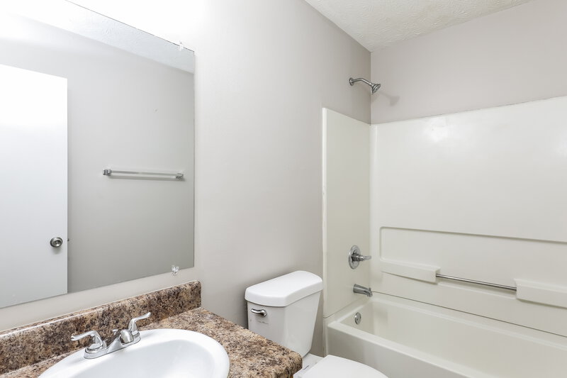 1,875/Mo, 431 Thomas Downs Way Jonesboro, GA 30238 Bathroom View