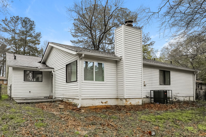 1,625/Mo, 596 Post Oak Road Jonesboro, GA 30238 Rear View