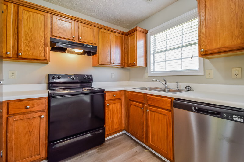 1,830/Mo, 631 Sinclair Way Jonesboro, GA 30238 Kitchen View