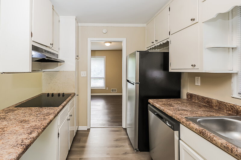 2,980/Mo, 6913 Doncaster Rd Jonesboro, GA 30236 Kitchen View