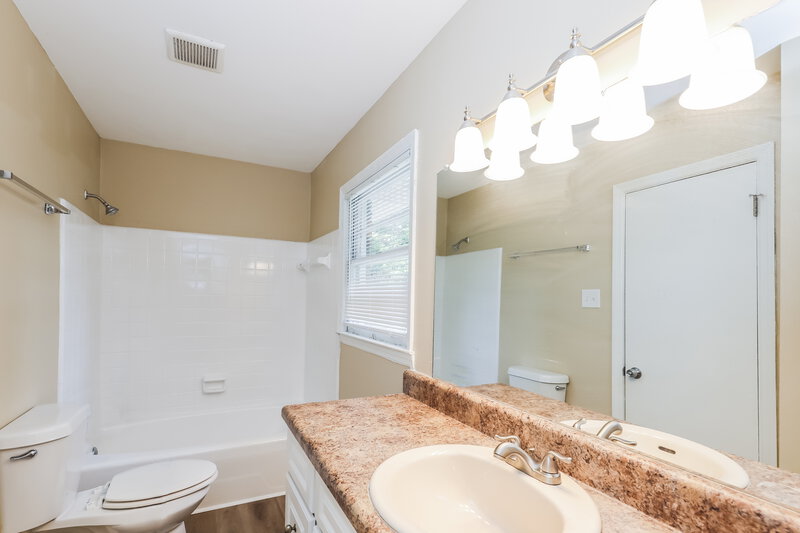 2,980/Mo, 6913 Doncaster Rd Jonesboro, GA 30236 Main Bathroom View