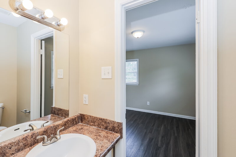 2,980/Mo, 6913 Doncaster Rd Jonesboro, GA 30236 Bathroom View