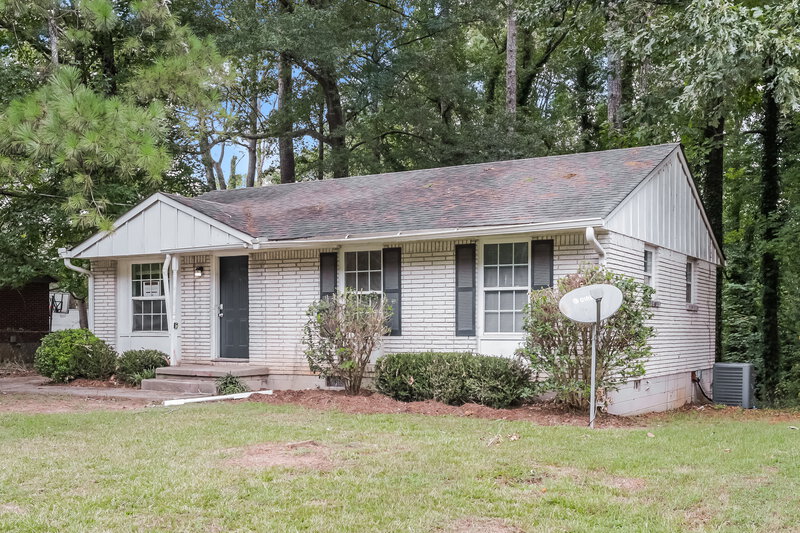 1,260/Mo, 692 Jeb Stuart Dr Jonesboro, GA 30238 Front View