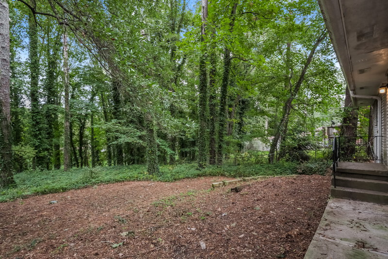 1,260/Mo, 692 Jeb Stuart Dr Jonesboro, GA 30238 Backyard View