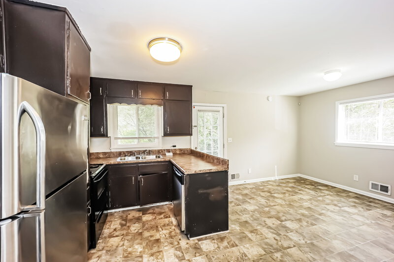1,765/Mo, 7080 Doncaster Rd Jonesboro, GA 30236 Kitchen View