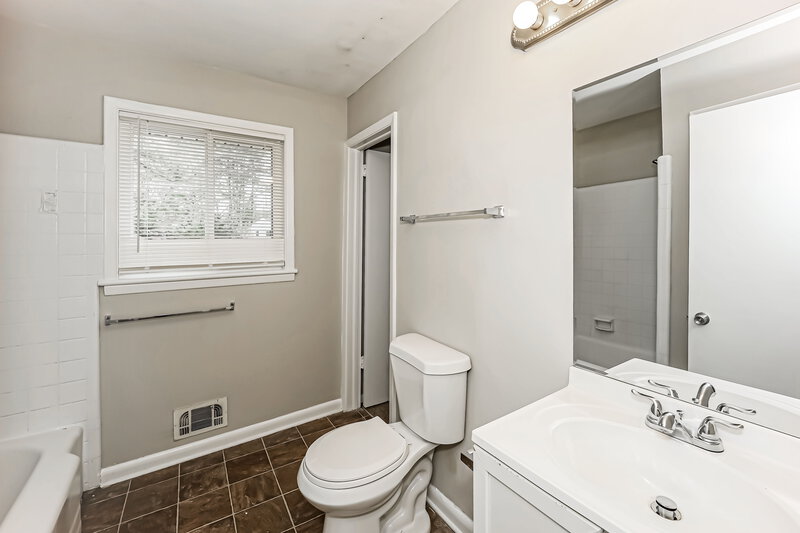 1,765/Mo, 7080 Doncaster Rd Jonesboro, GA 30236 Bathroom View