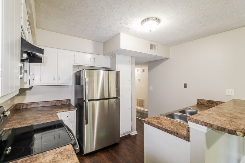 1,360/Mo, 819 Park Villa Way Jonesboro, GA 30238 Kitchen View