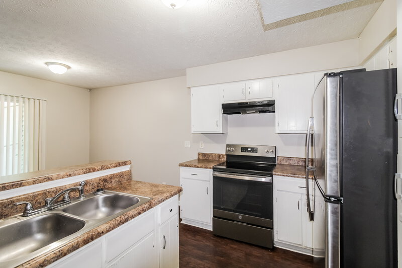1,360/Mo, 819 Park Villa Way Jonesboro, GA 30238 Kitchen View 2