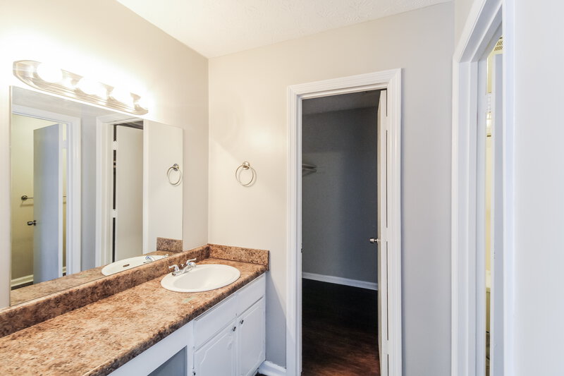 1,360/Mo, 819 Park Villa Way Jonesboro, GA 30238 Main Bathroom View