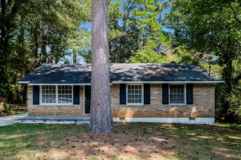 0/Mo, 8216 Saxon Ct Jonesboro, GA 30238 Front View