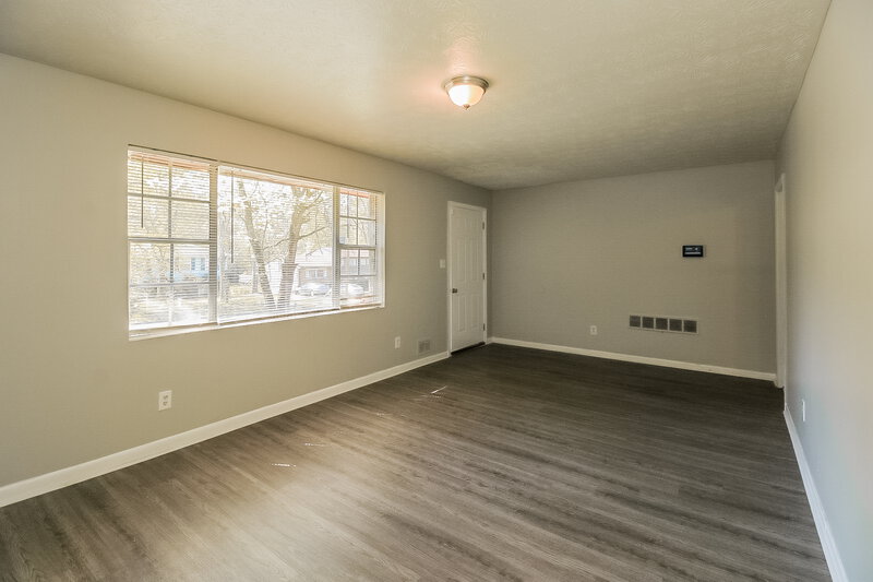 2,410/Mo, 8392 San Jose Trl Jonesboro, GA 30236 Living Room View 2