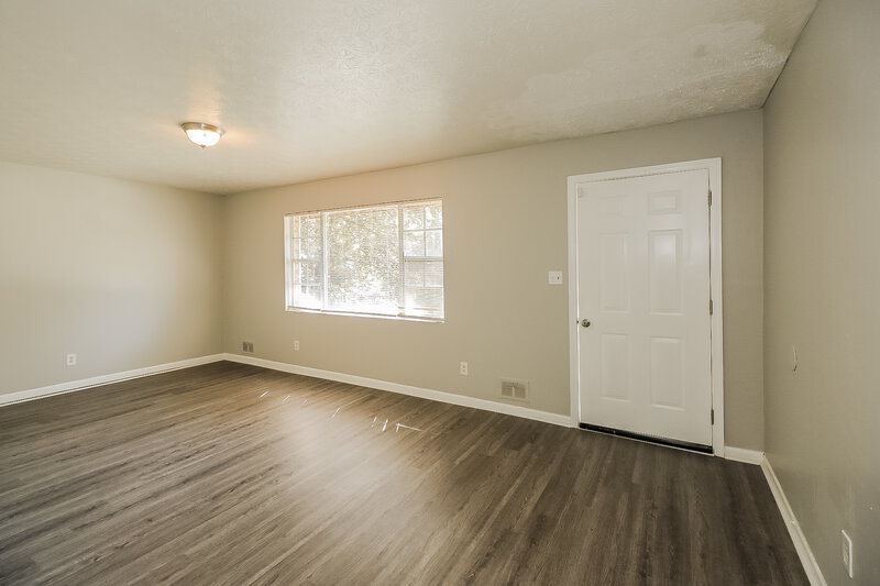 2,410/Mo, 8392 San Jose Trl Jonesboro, GA 30236 Living Room View 3