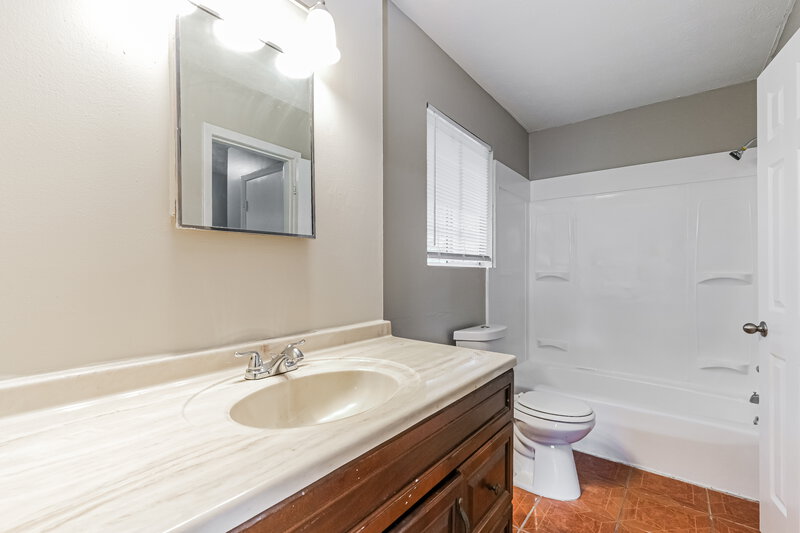 1,785/Mo, 8392 San Jose Trl Jonesboro, GA 30236 Main Bathroom View