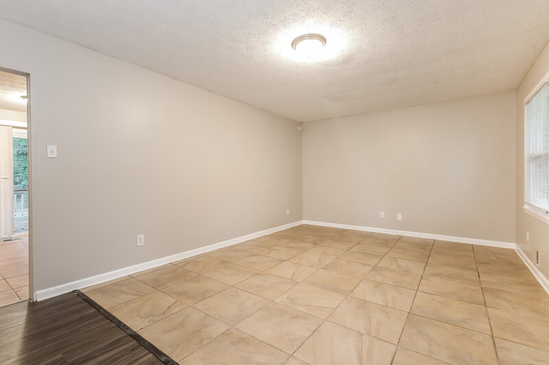 2,380/Mo, 8486 Magnolia Dr Jonesboro, GA 30238 Living Room View 2