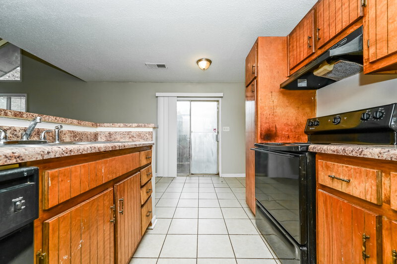 985/Mo, 8536 Pineland Dr Unit A Jonesboro, GA 30238 Kitchen View 2
