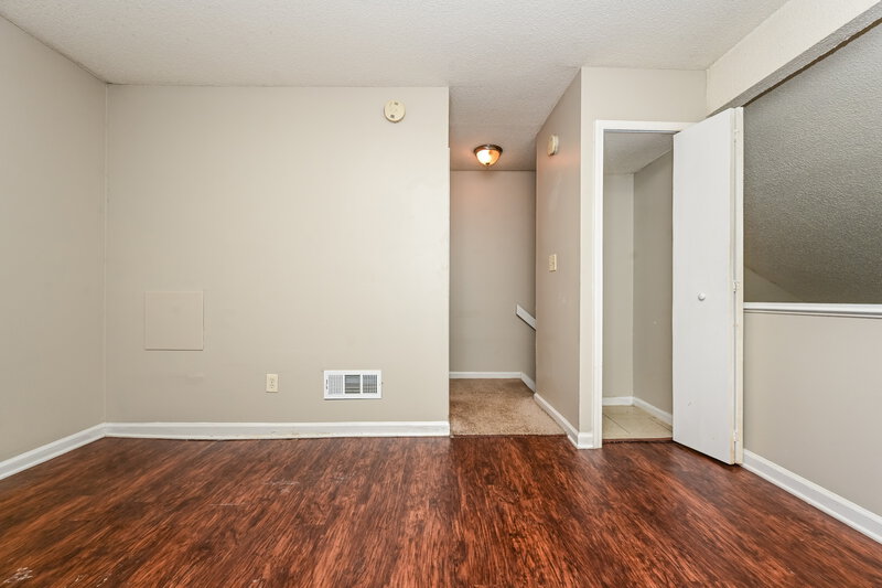 985/Mo, 8536 Pineland Dr Unit A Jonesboro, GA 30238 Main Bedroom View 3