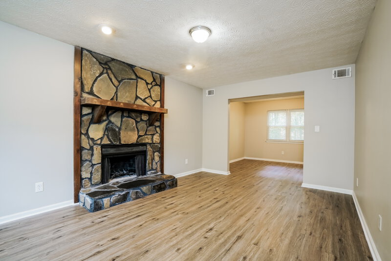1,890/Mo, 882 Stormy Ln Jonesboro, GA 30238 Living Room View 2