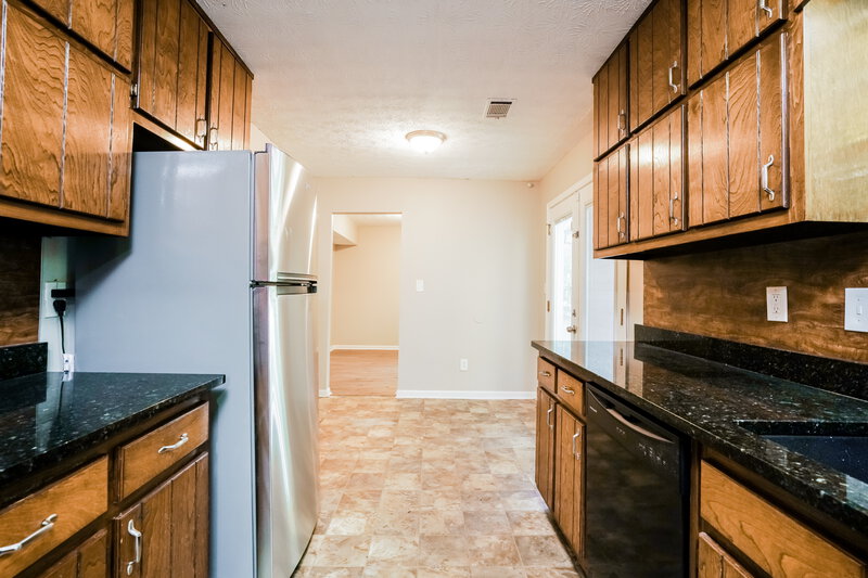 1,890/Mo, 882 Stormy Ln Jonesboro, GA 30238 Kitchen View 2