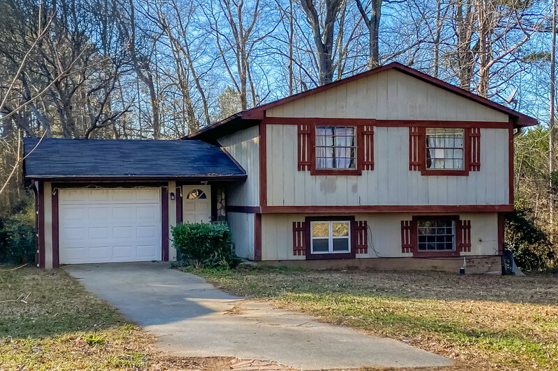4 Bedroom House – 8851 Crestmont Dr, Jonesboro, GA 30238