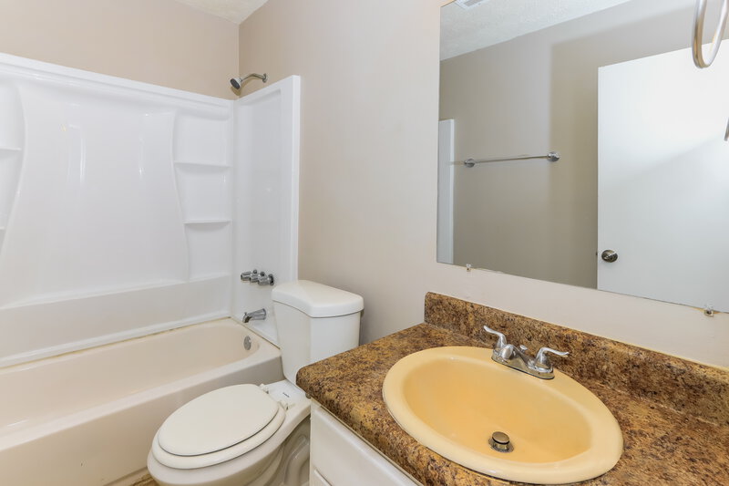 1,610/Mo, 8912 Saddlewood Dr Jonesboro, GA 30238 Bathroom View