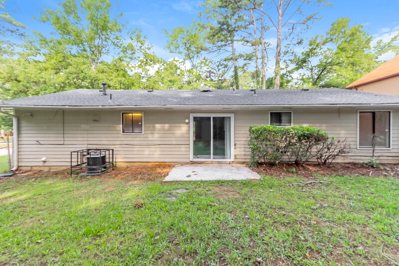1,610/Mo, 8912 Saddlewood Dr Jonesboro, GA 30238 Rear View