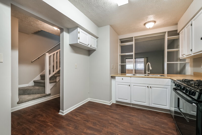 1,490/Mo, 946 O'Hara Dr Jonesboro, GA 30236 Kitchen View 3