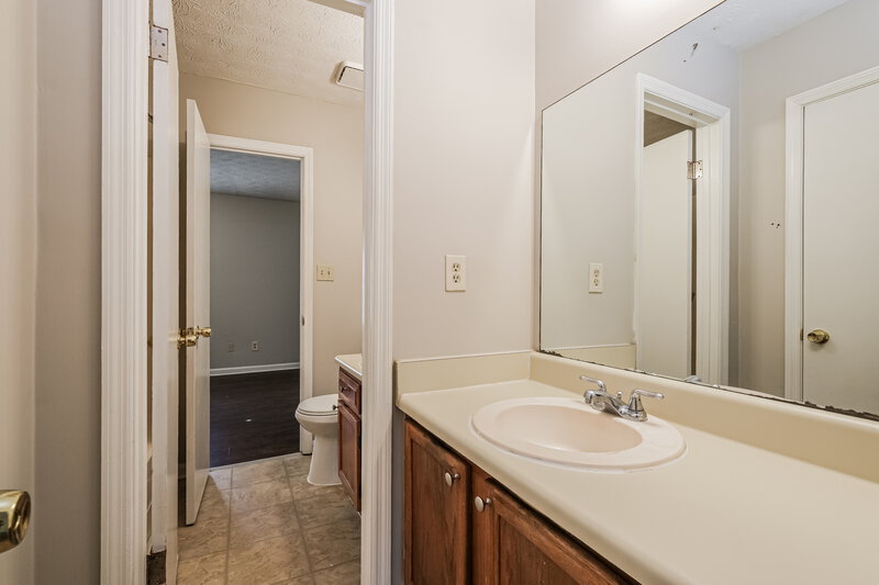 1,490/Mo, 946 O'Hara Dr Jonesboro, GA 30236 Main Bathroom View 2