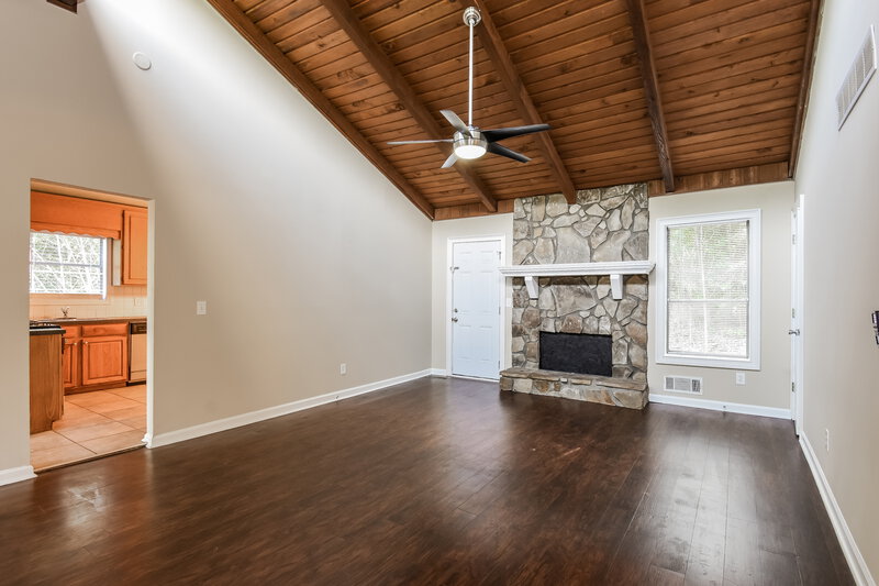 2,025/Mo, 185 Castleair Ct NE Kennesaw, GA 30144 Living Room View