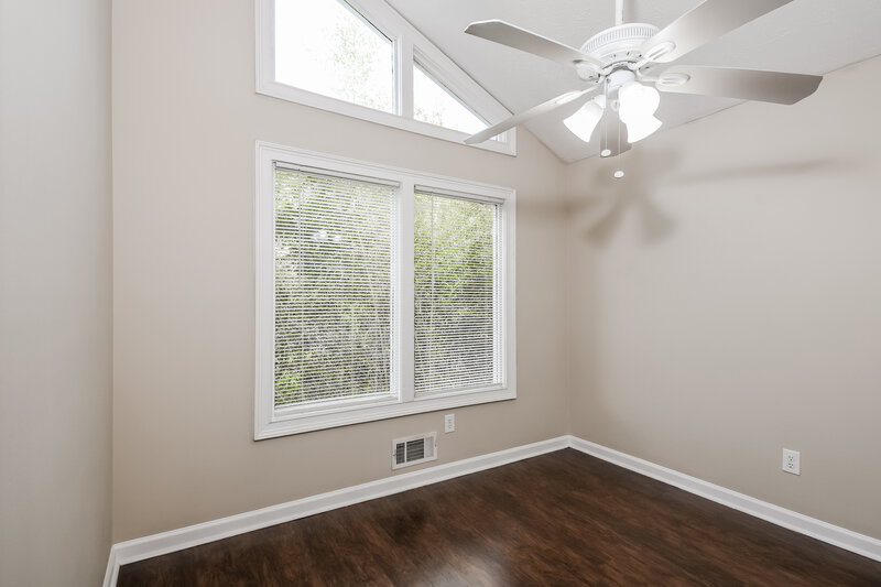2,025/Mo, 185 Castleair Ct NE Kennesaw, GA 30144 Main Bedroom View 3