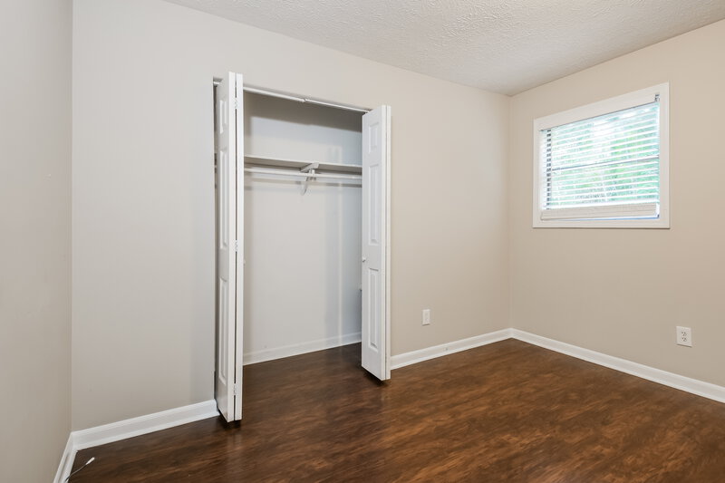 2,025/Mo, 185 Castleair Ct NE Kennesaw, GA 30144 Bedroom View