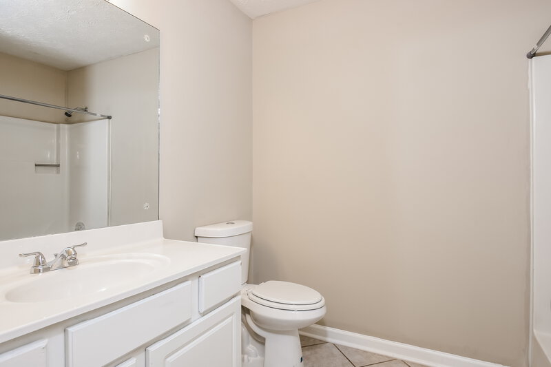 2,025/Mo, 185 Castleair Ct NE Kennesaw, GA 30144 Bathroom View