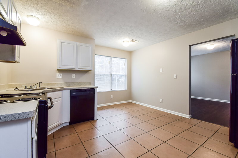 1,780/Mo, 1322 SANDYBROOK Court Lithonia, GA 30058 Kitchen View