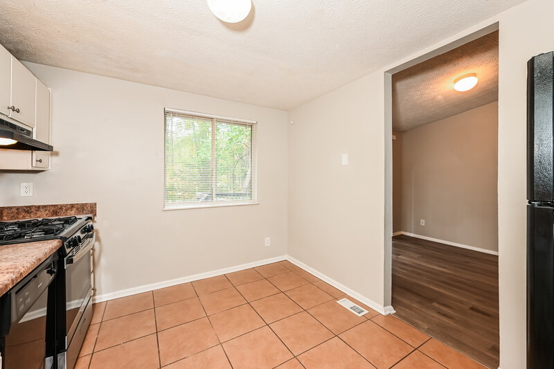 1,810/Mo, 1876 CORDUROY Court Lithonia, GA 30058 Kitchen View