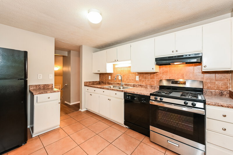 1,810/Mo, 1876 CORDUROY Court Lithonia, GA 30058 Kitchen View 2