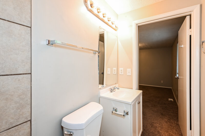 1,810/Mo, 1876 CORDUROY Court Lithonia, GA 30058 Main Bathroom View 2