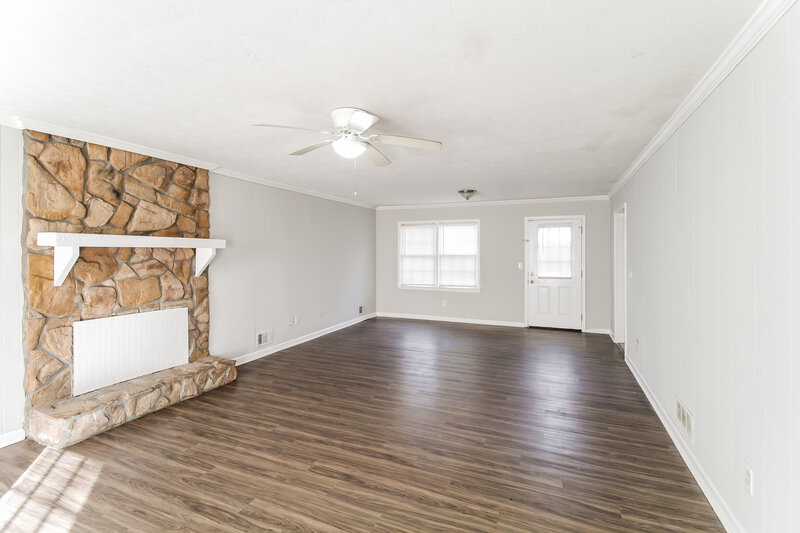 1,690/Mo, 2054 Panola Way Ct Lithonia, GA 30058 Living Room View 3