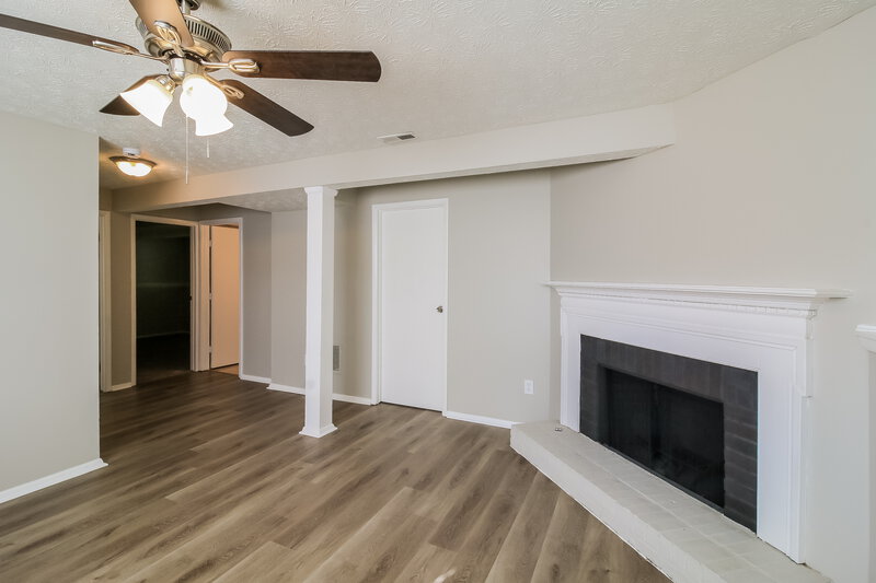 1,925/Mo, 2103 VICTORIA Place Lithonia, GA 30058 Family Room View 2