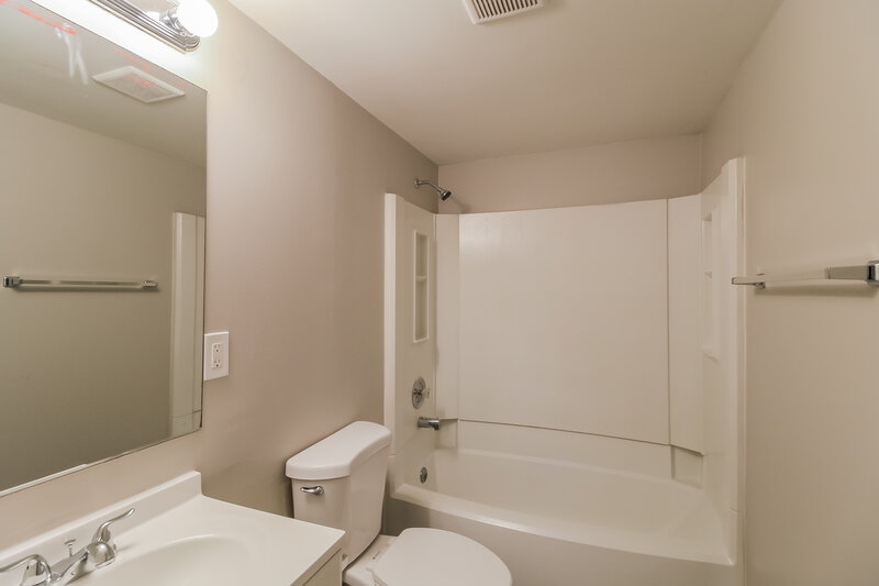 1,925/Mo, 2103 VICTORIA Place Lithonia, GA 30058 Bathroom View