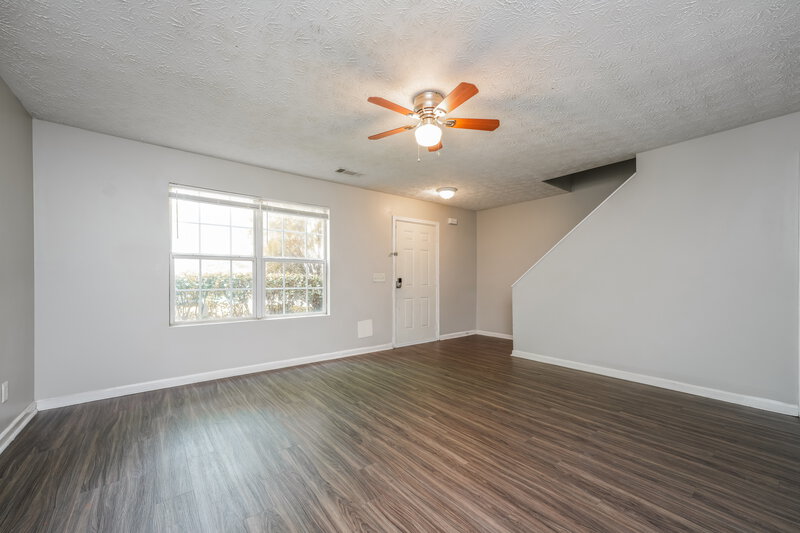 1,675/Mo, 2286 STRATHMOOR MANOR Drive Lithonia, GA 30058 Living Room View 2