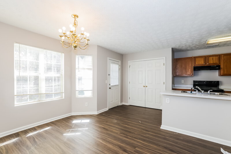 2,400/Mo, 2286 STRATHMOOR MANOR Drive Lithonia, GA 30058 Dining Room View 2