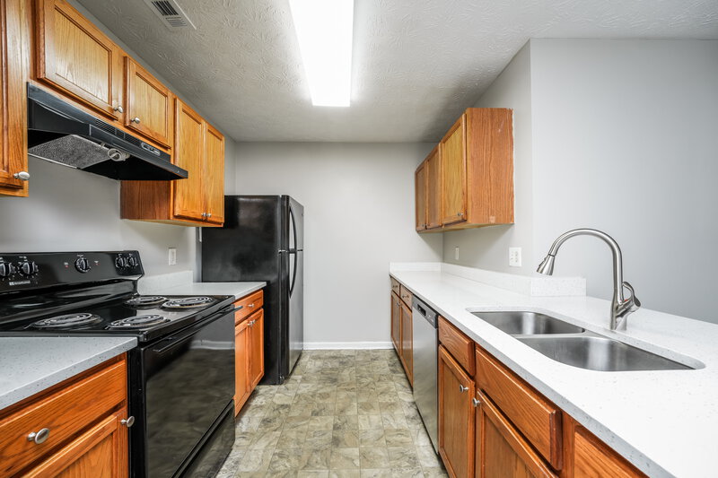 1,675/Mo, 2286 STRATHMOOR MANOR Drive Lithonia, GA 30058 Kitchen View