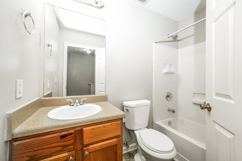 1,675/Mo, 2286 STRATHMOOR MANOR Drive Lithonia, GA 30058 Bathroom View