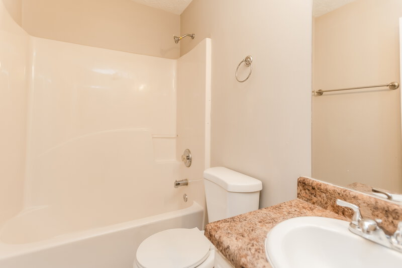 1,690/Mo, 2946 Fields Dr Lithonia, GA 30038 Main Bathroom View