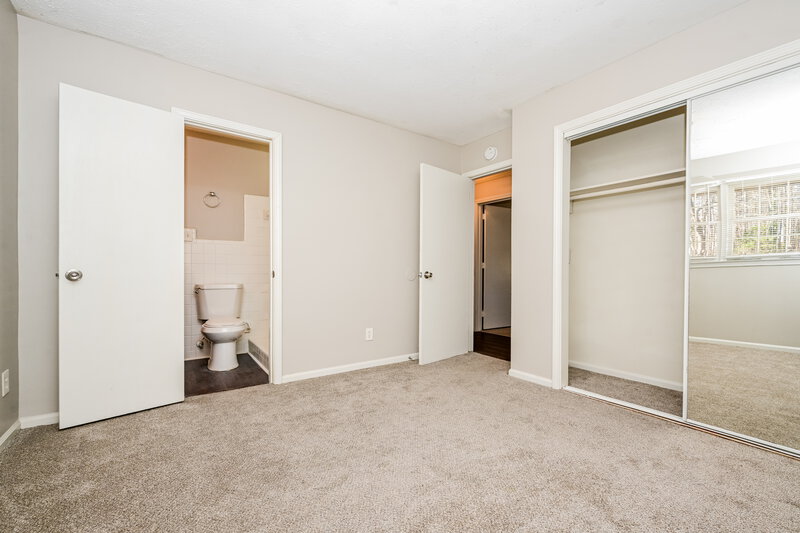 2,075/Mo, 4214 Miners Creek Rd Lithonia, GA 30038 Main Bedroom View